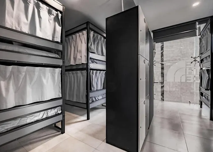 Hostal Bed Mixed Shared *